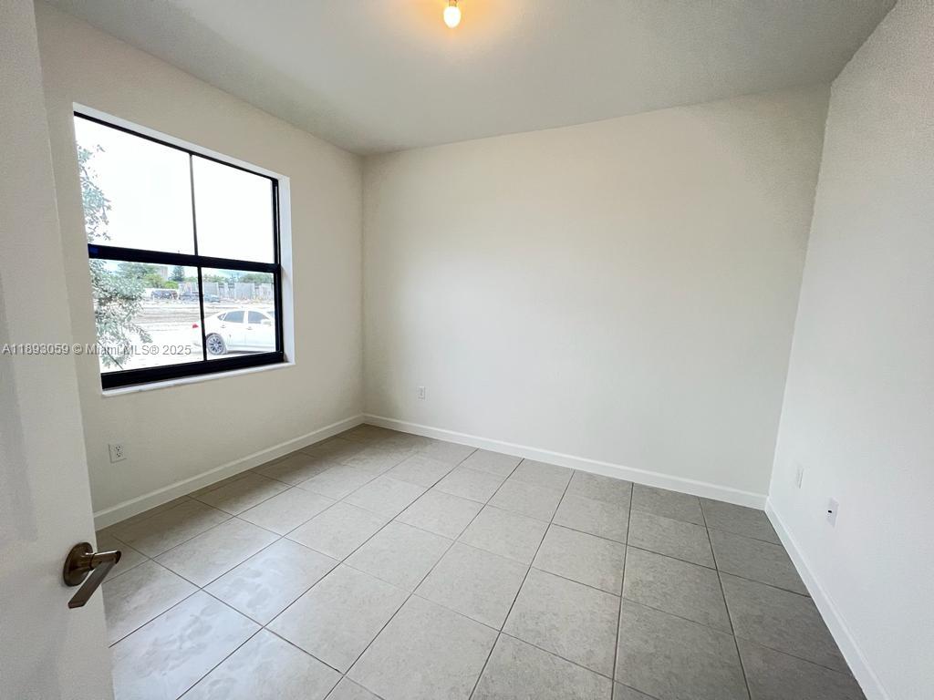 Corsica SILVER PALM - Residential Lease