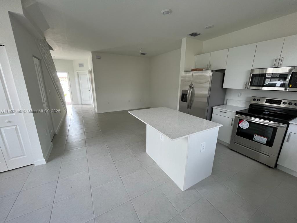 Corsica SILVER PALM - Residential Lease