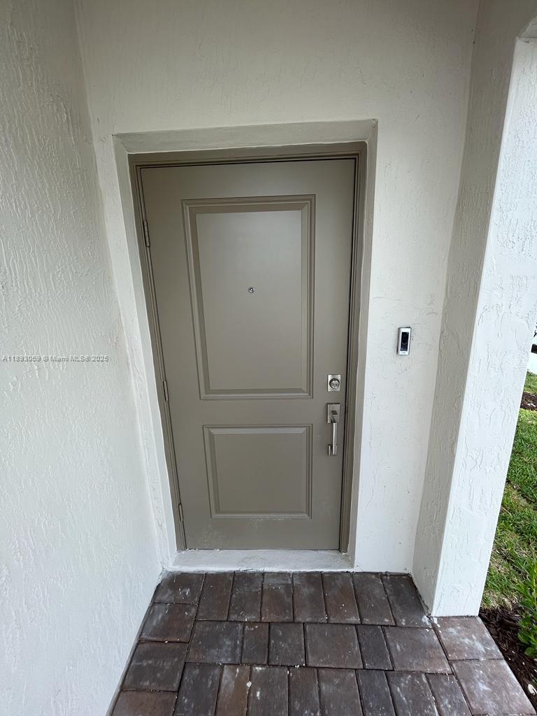 Corsica SILVER PALM - Residential Lease