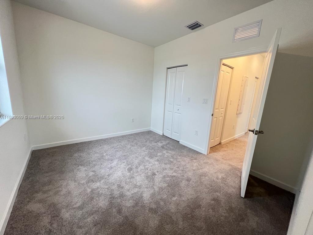 Corsica SILVER PALM - Residential Lease