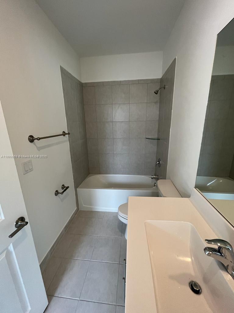 Corsica SILVER PALM - Residential Lease