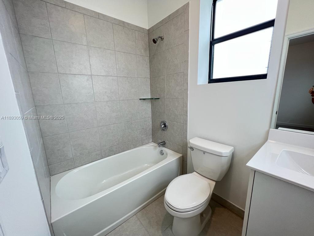 Corsica SILVER PALM - Residential Lease