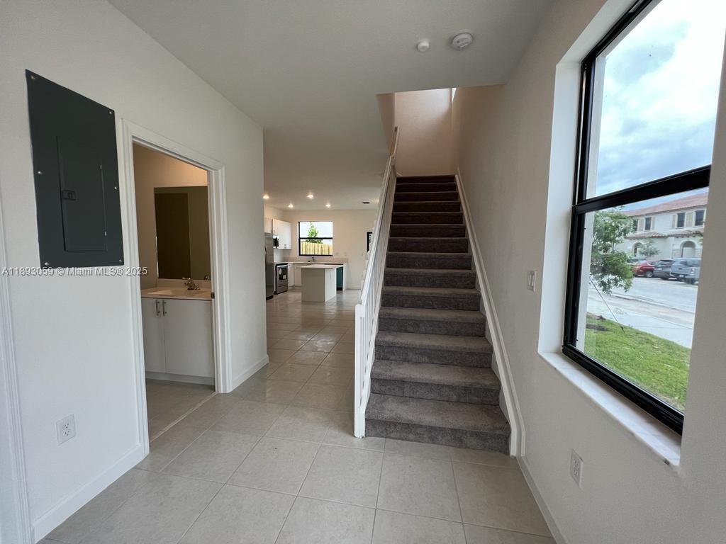 Corsica SILVER PALM - Residential Lease