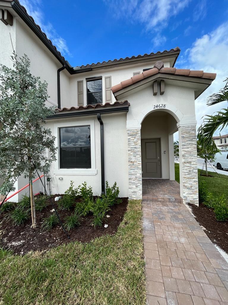 Corsica SILVER PALM - Residential Lease