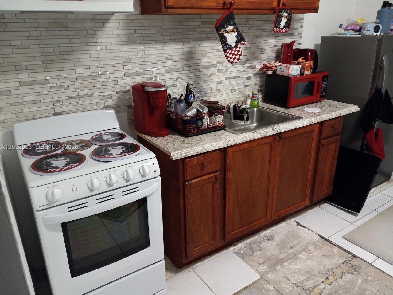 1100 NW 57th St