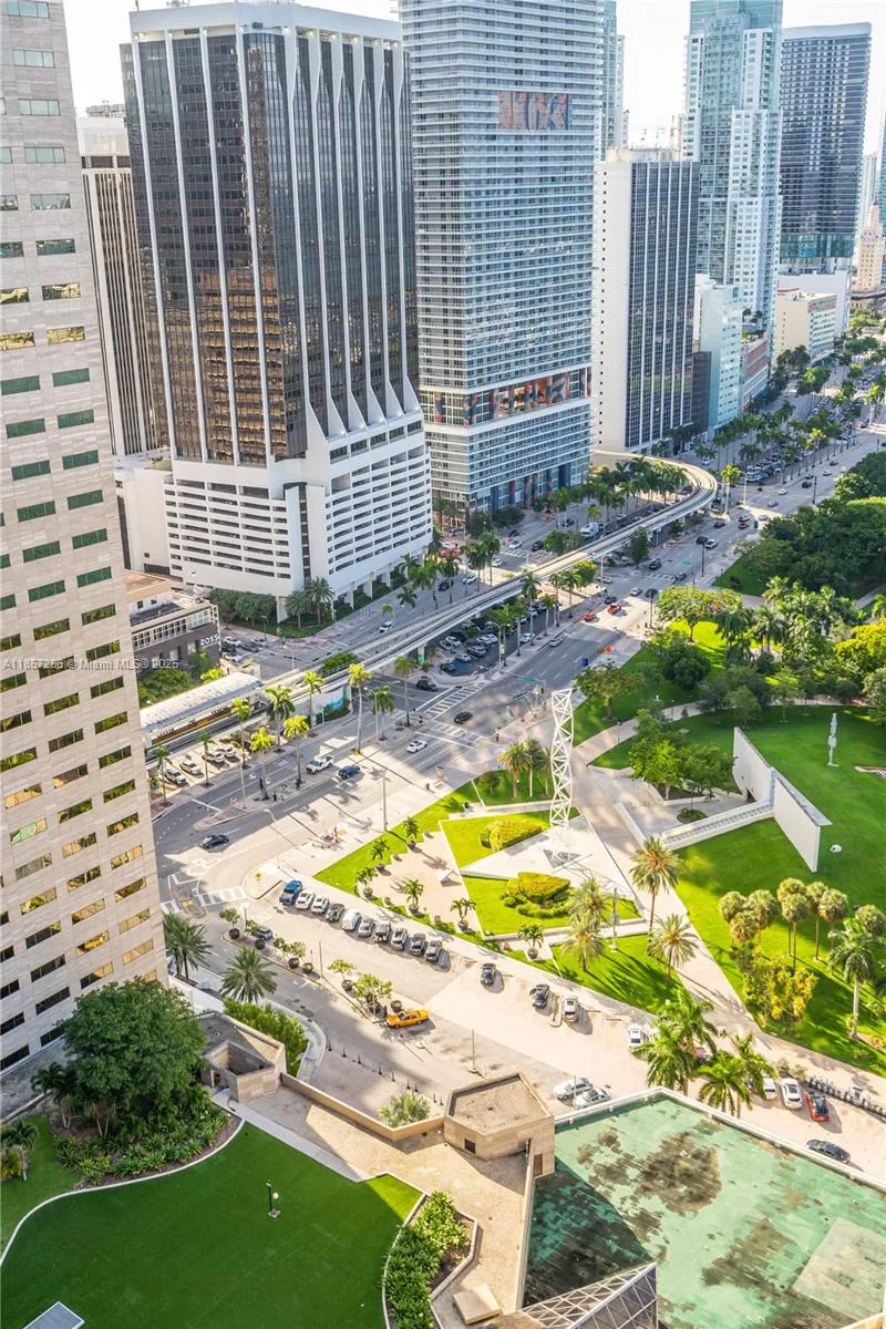 Miami, Florida 33131, United States, 1 Bedroom Bedrooms, ,1 BathroomBathrooms,Residential,Active,190211