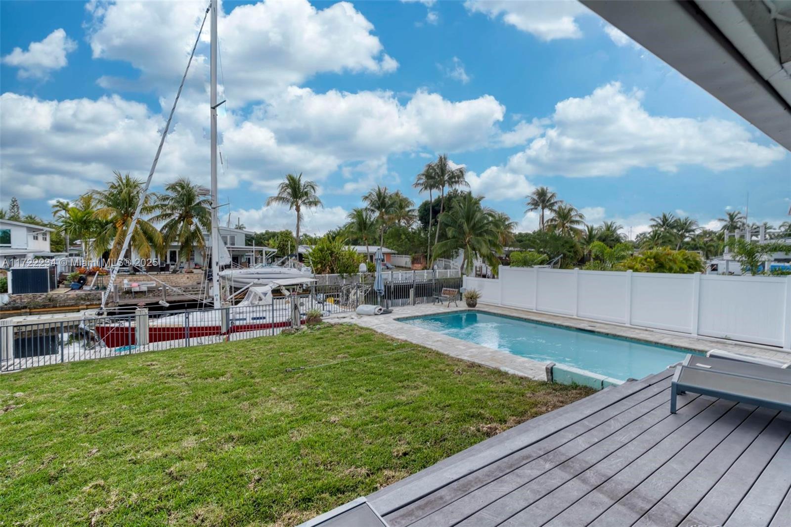 LAUDERDALE ISLES NO 2-BLK - Residential