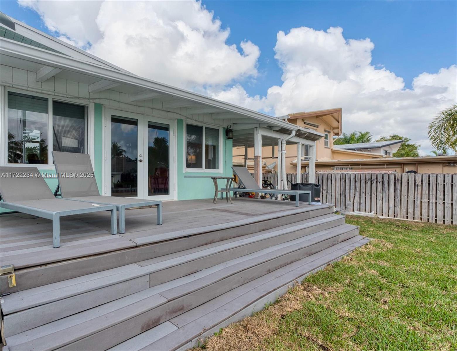 LAUDERDALE ISLES NO 2-BLK - Residential