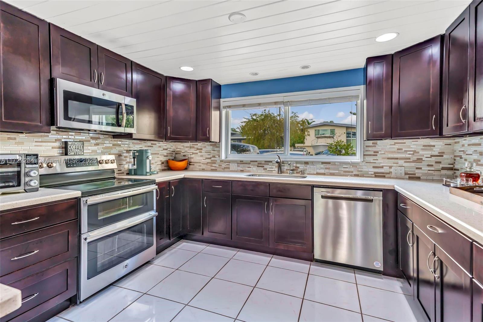 LAUDERDALE ISLES NO 2-BLK - Residential