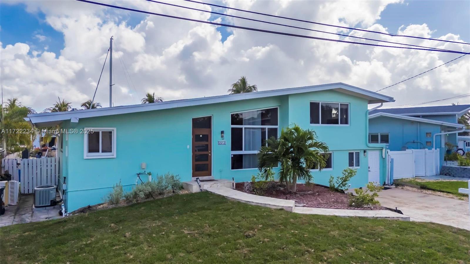 LAUDERDALE ISLES NO 2-BLK - Residential