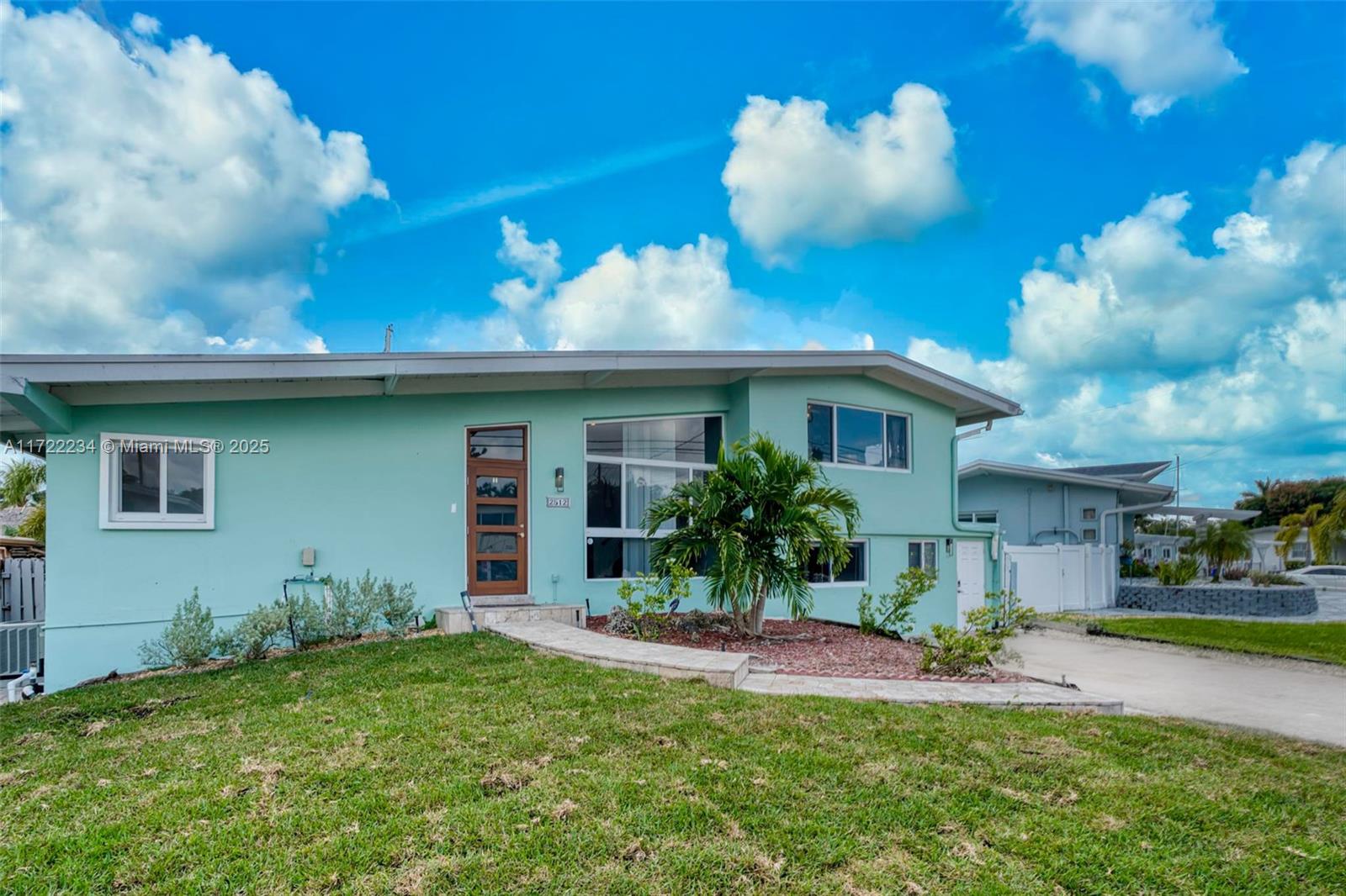 LAUDERDALE ISLES NO 2-BLK - Residential