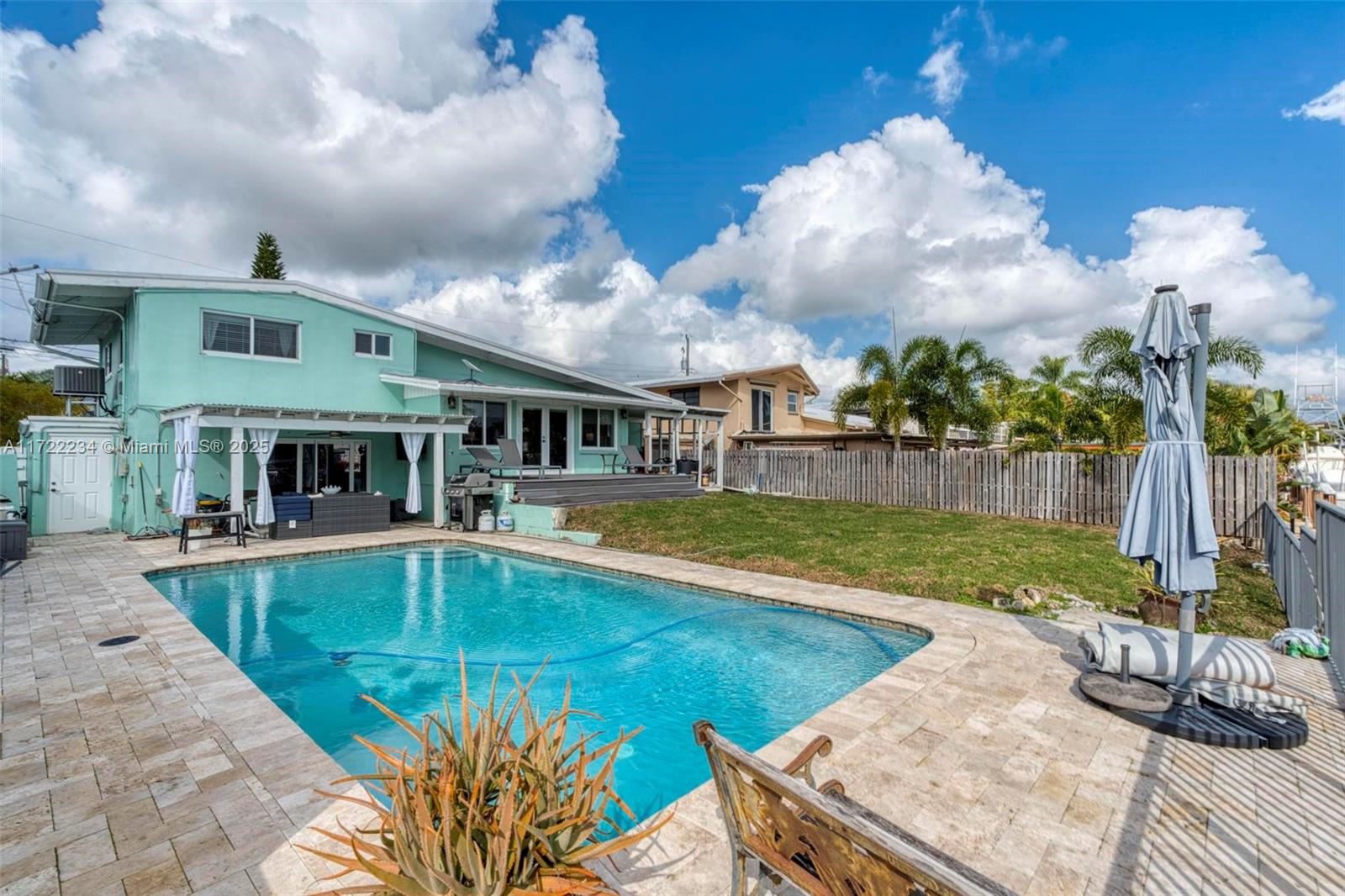 LAUDERDALE ISLES NO 2-BLK - Residential