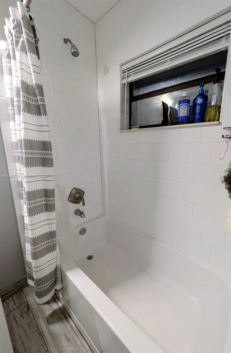 NORTH ANDREWS TERRACE FIR - Residential Lease