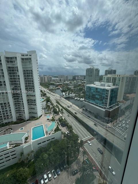 LA PERLA CONDO - Residential Lease