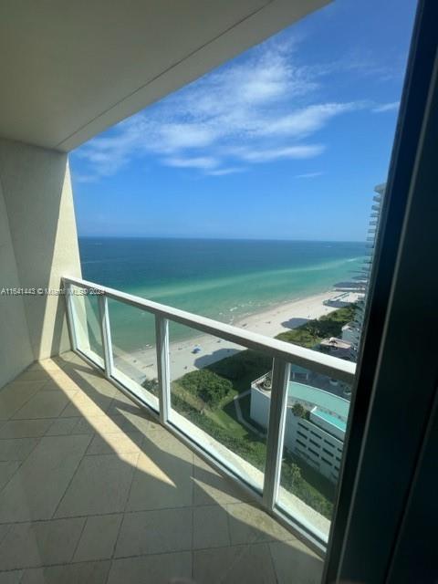 LA PERLA CONDO - Residential Lease