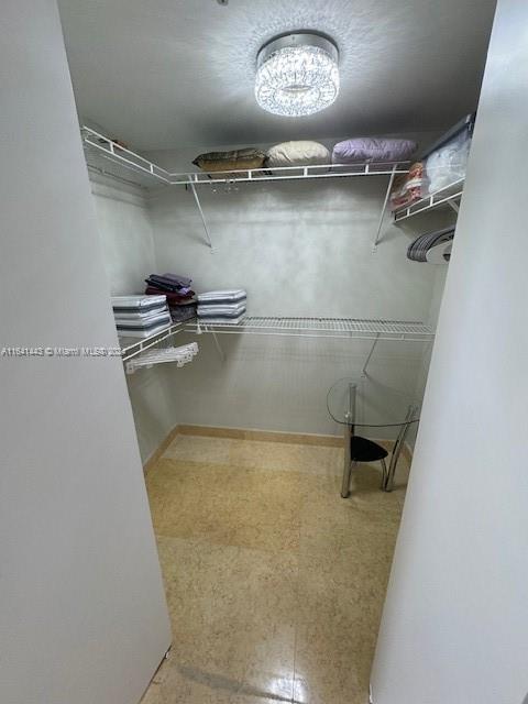 LA PERLA CONDO - Residential Lease