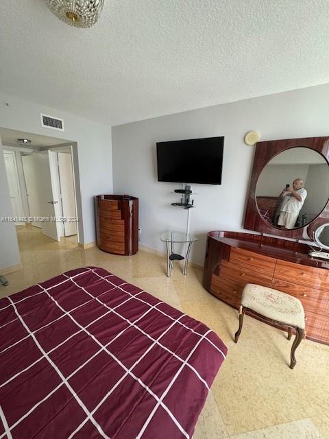 LA PERLA CONDO - Residential Lease