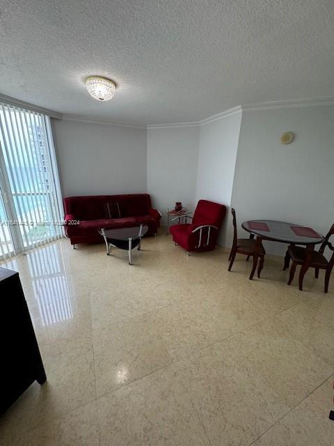 LA PERLA CONDO - Residential Lease