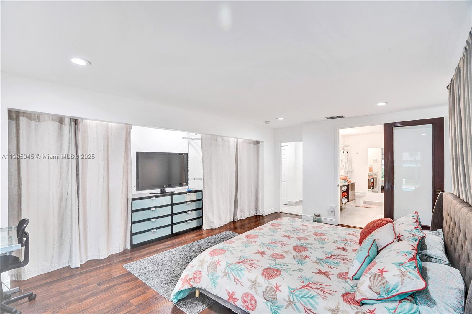 SUNNY ISLES PARK SEC 1 - Residential Lease