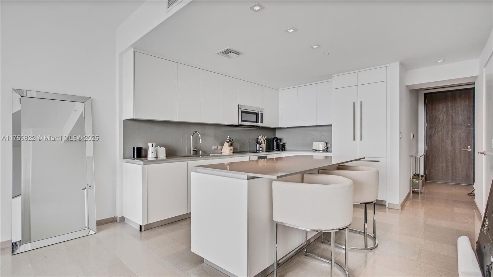 88 SW 7th St 2208