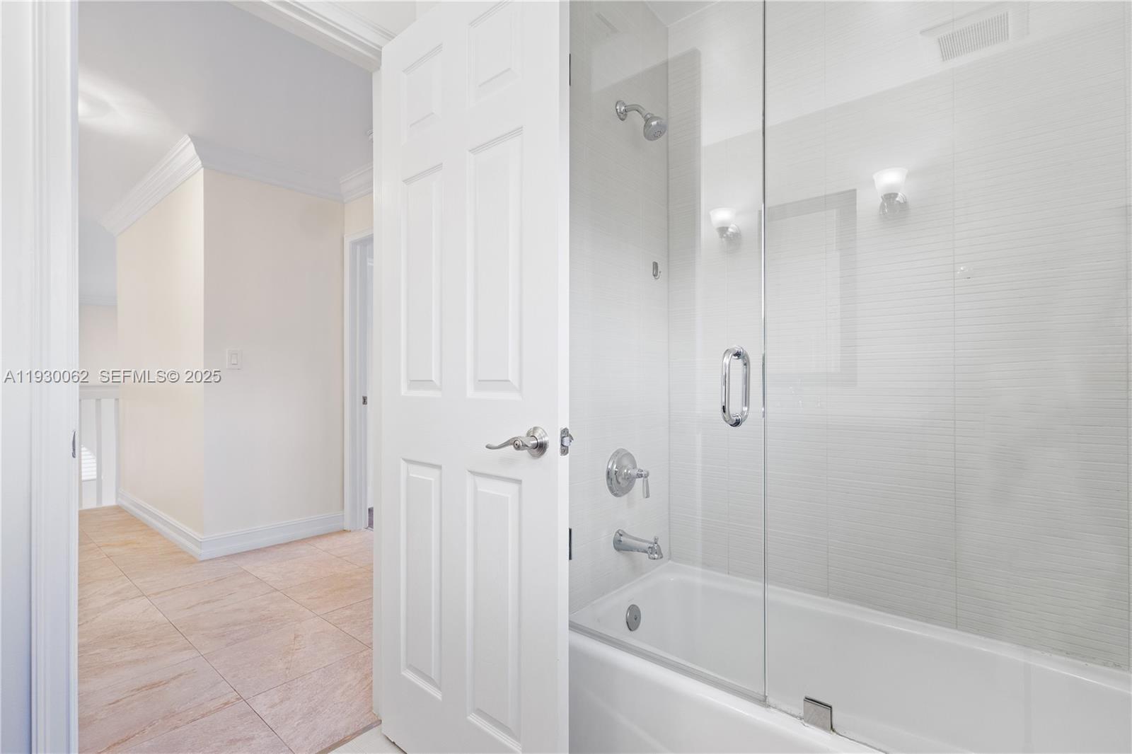 DORAL MEADOWS 1ST ADDN - Residential Lease