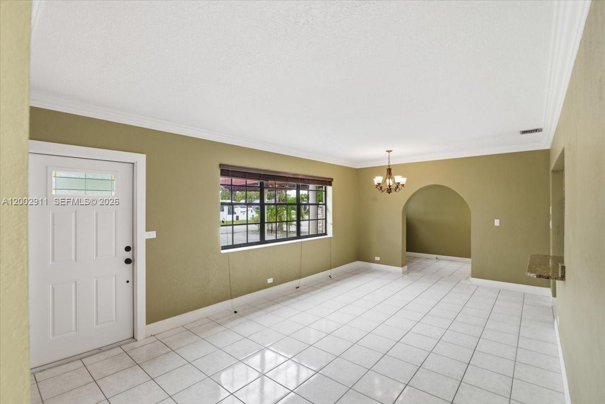 HIALEAH ESTATES - Residential
