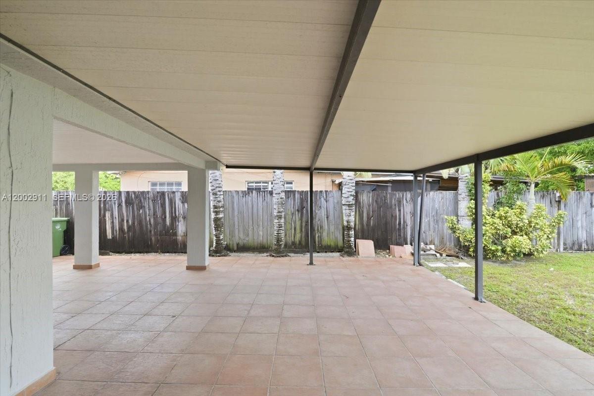 HIALEAH ESTATES - Residential