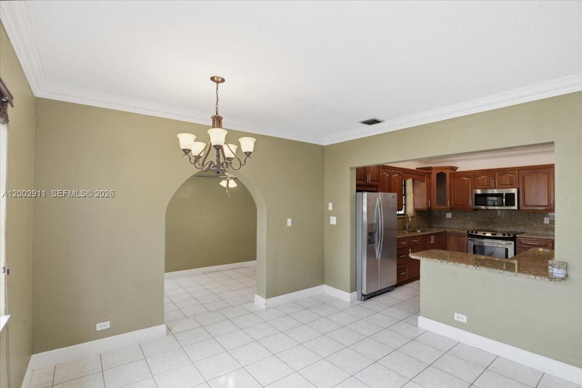 HIALEAH ESTATES - Residential