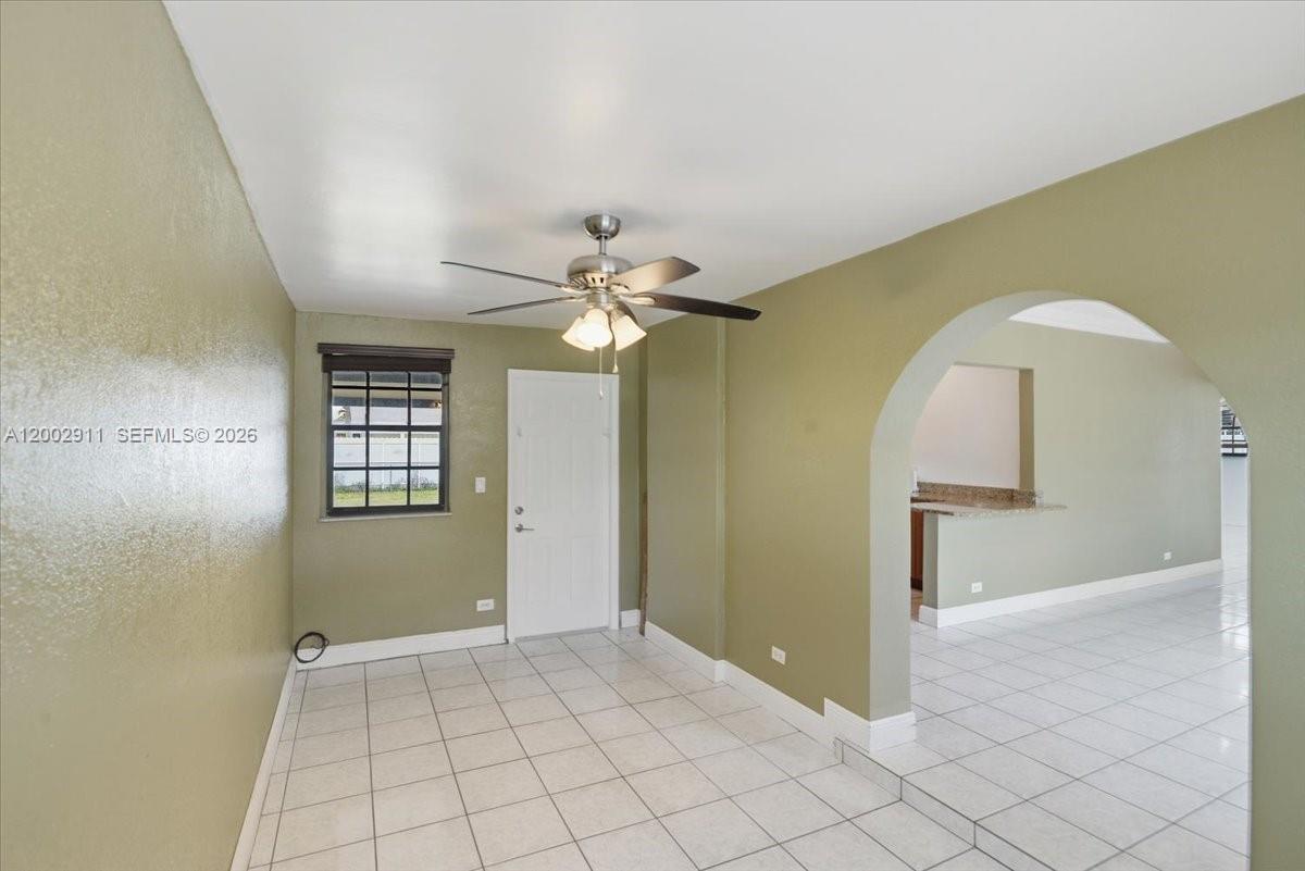 HIALEAH ESTATES - Residential