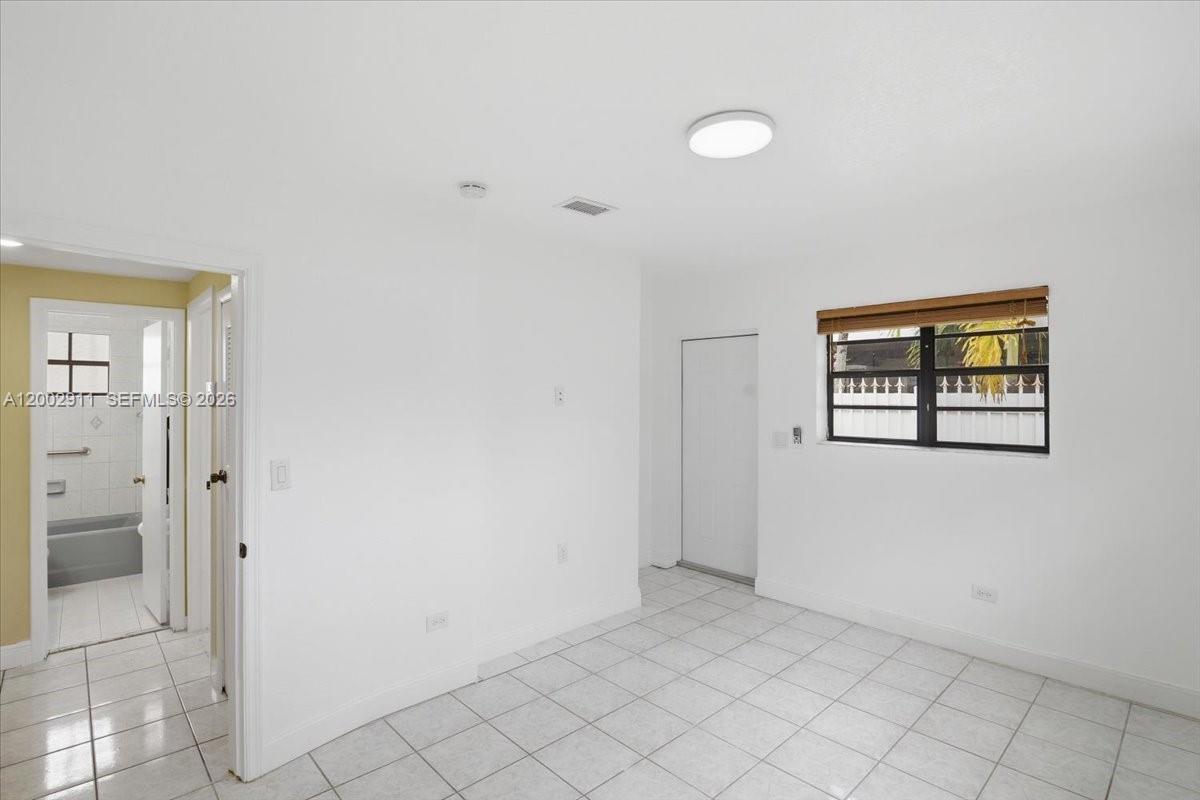 HIALEAH ESTATES - Residential