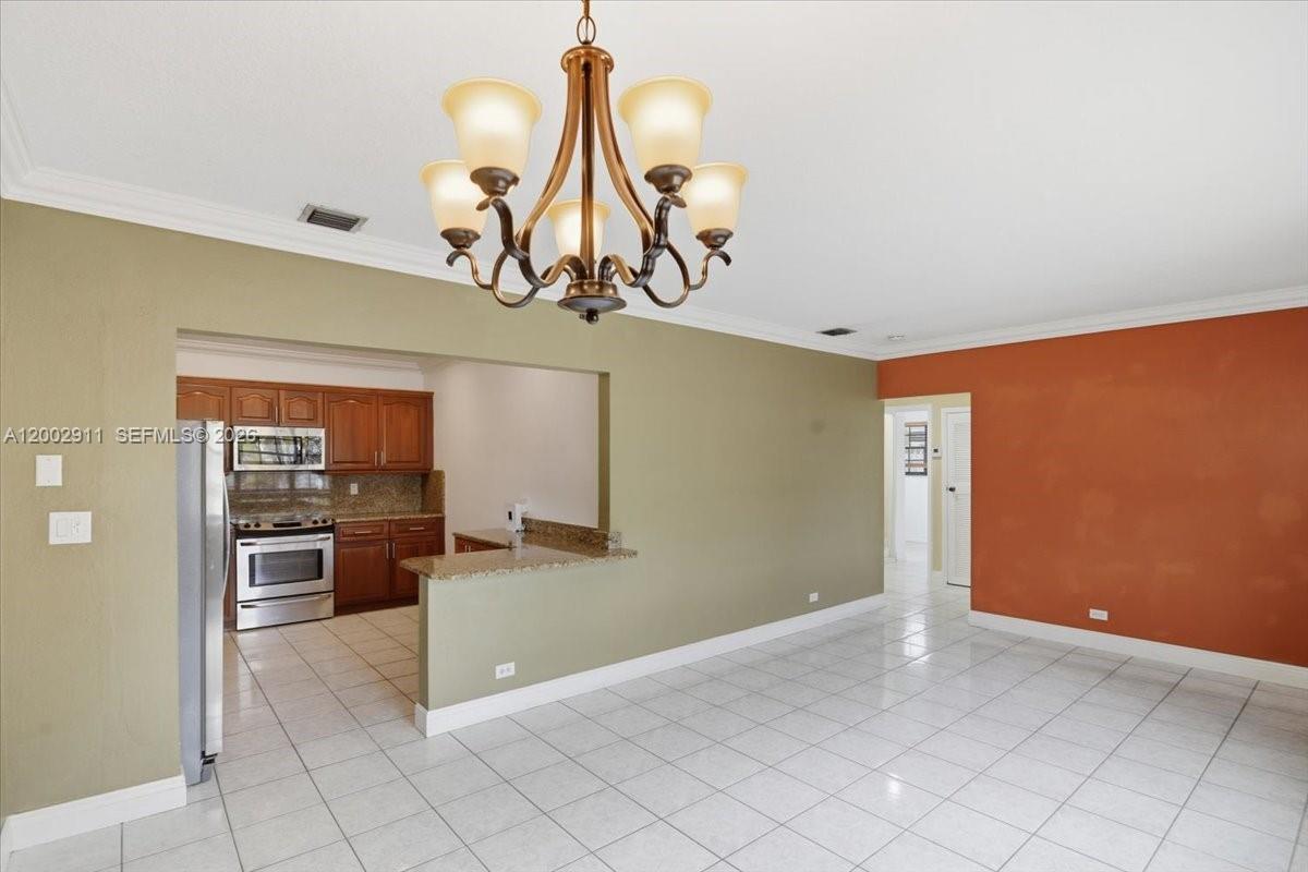 HIALEAH ESTATES - Residential