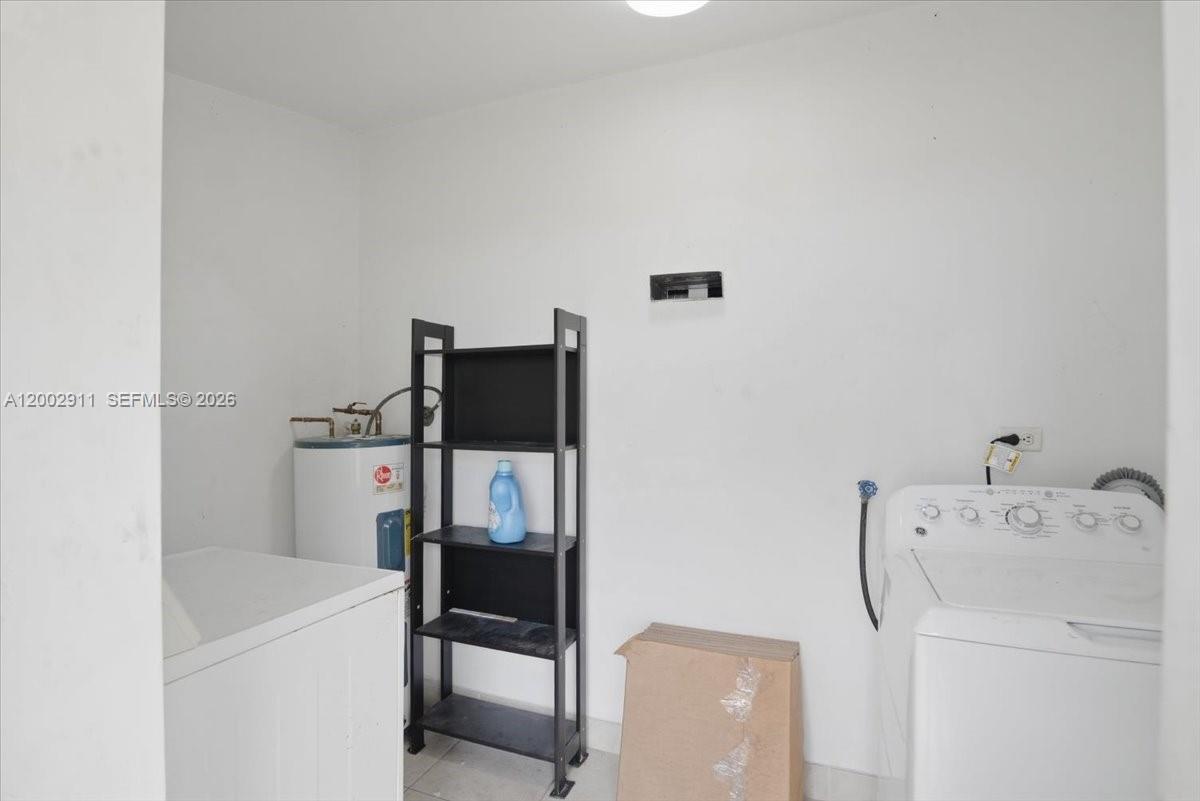 HIALEAH ESTATES - Residential