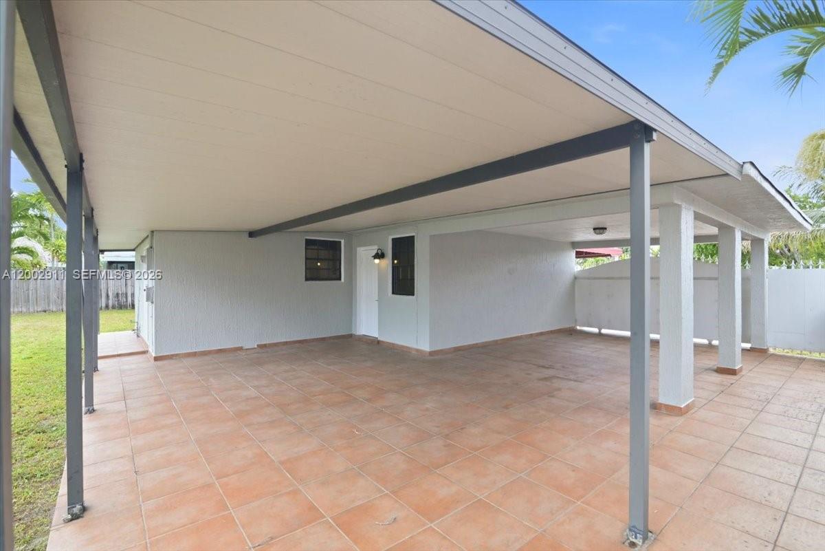 HIALEAH ESTATES - Residential