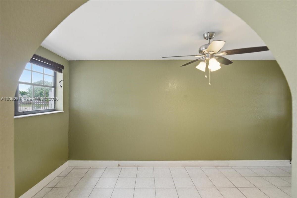 HIALEAH ESTATES - Residential