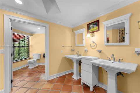 Tiny photo for 737 Majorca Ave, Coral Gables, FL 33134 (MLS # A11985577)