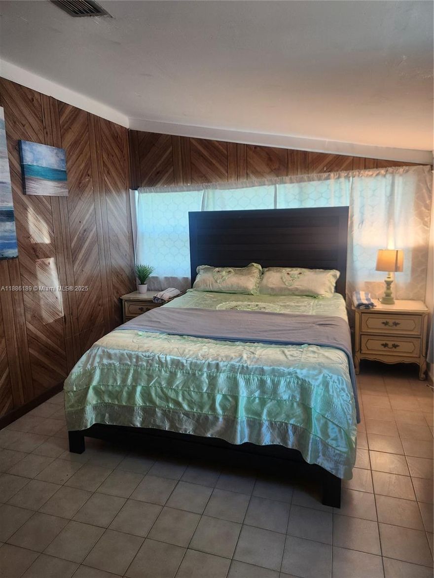 Cozy Unit Available. Centrally located & completely furnished. Electricity, Water, Internet access, and access to a washer and dryer are all included with the Monthly rent.  A must-see.  Just bring your Clothes and a toothbrush. 

No Pets allowed. Proof of income and screening required. Easy to Show. Fast Approval.