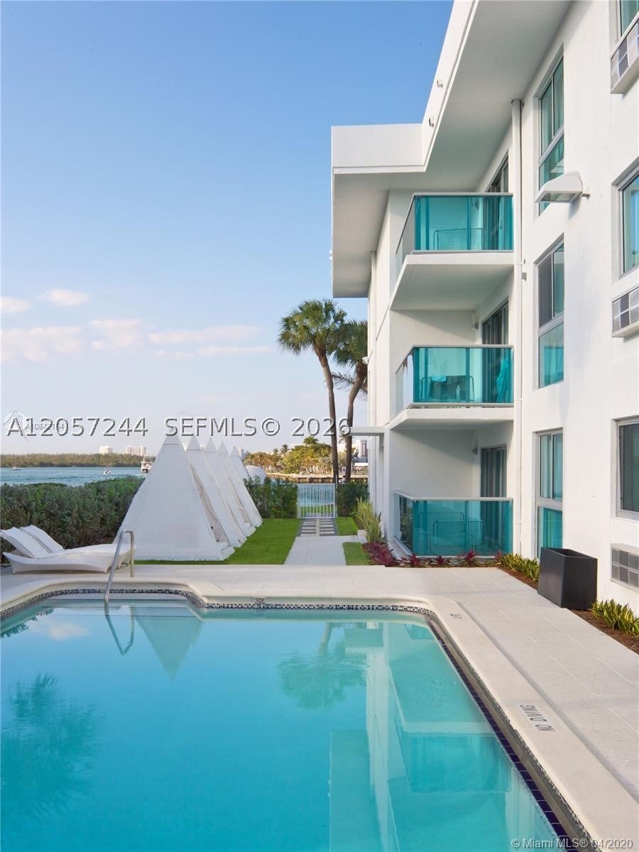 290 Bal Bay Dr 108