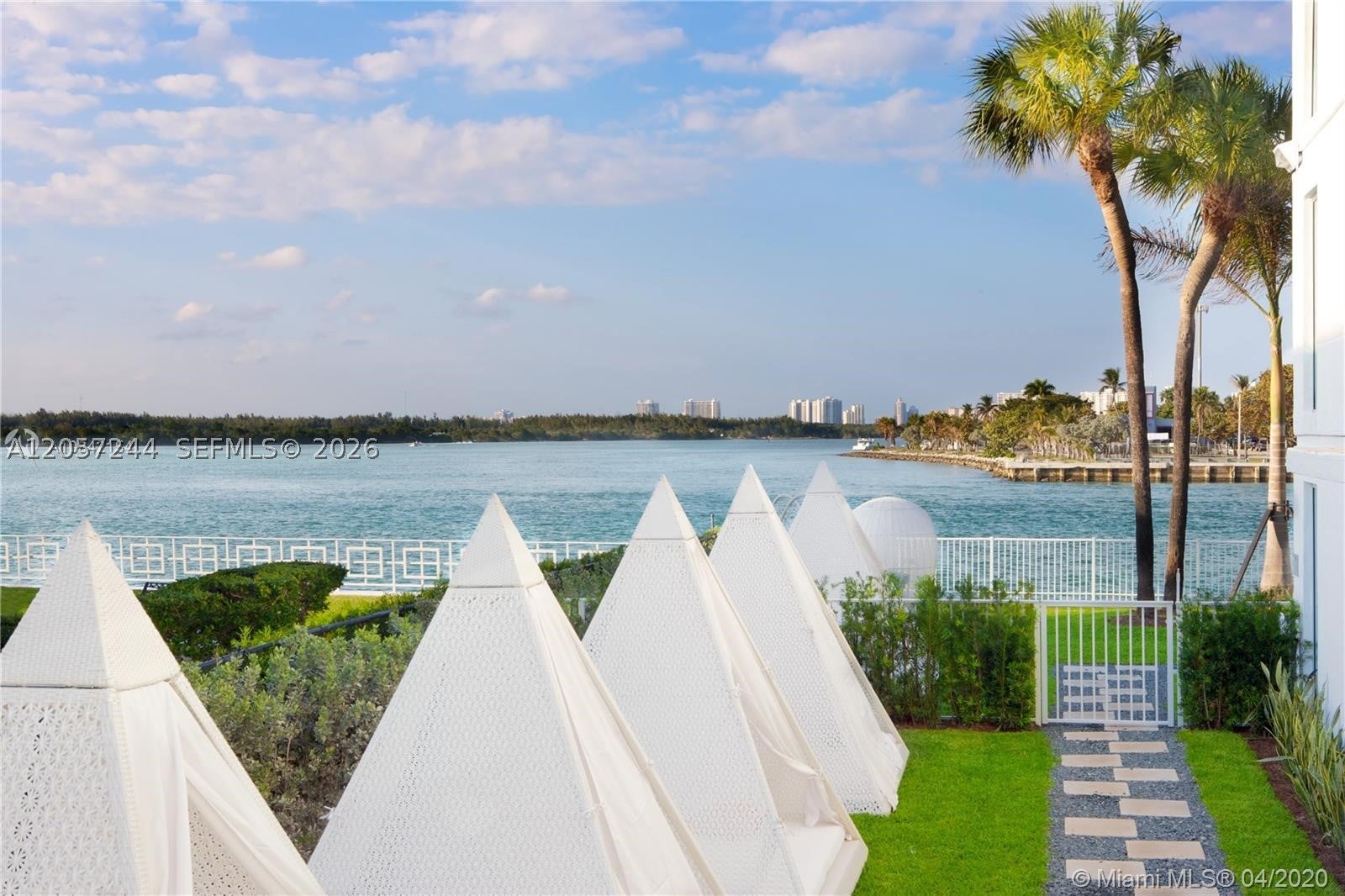 290 Bal Bay Dr 108