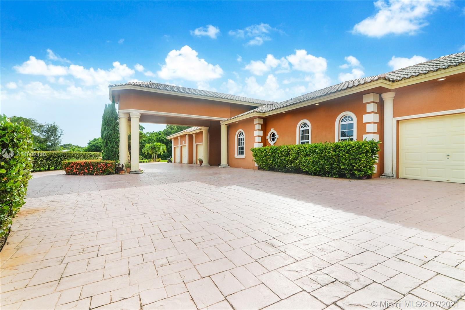 PINE MEADOW ESTATES - Residential