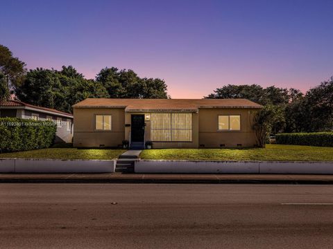 A home in El Portal