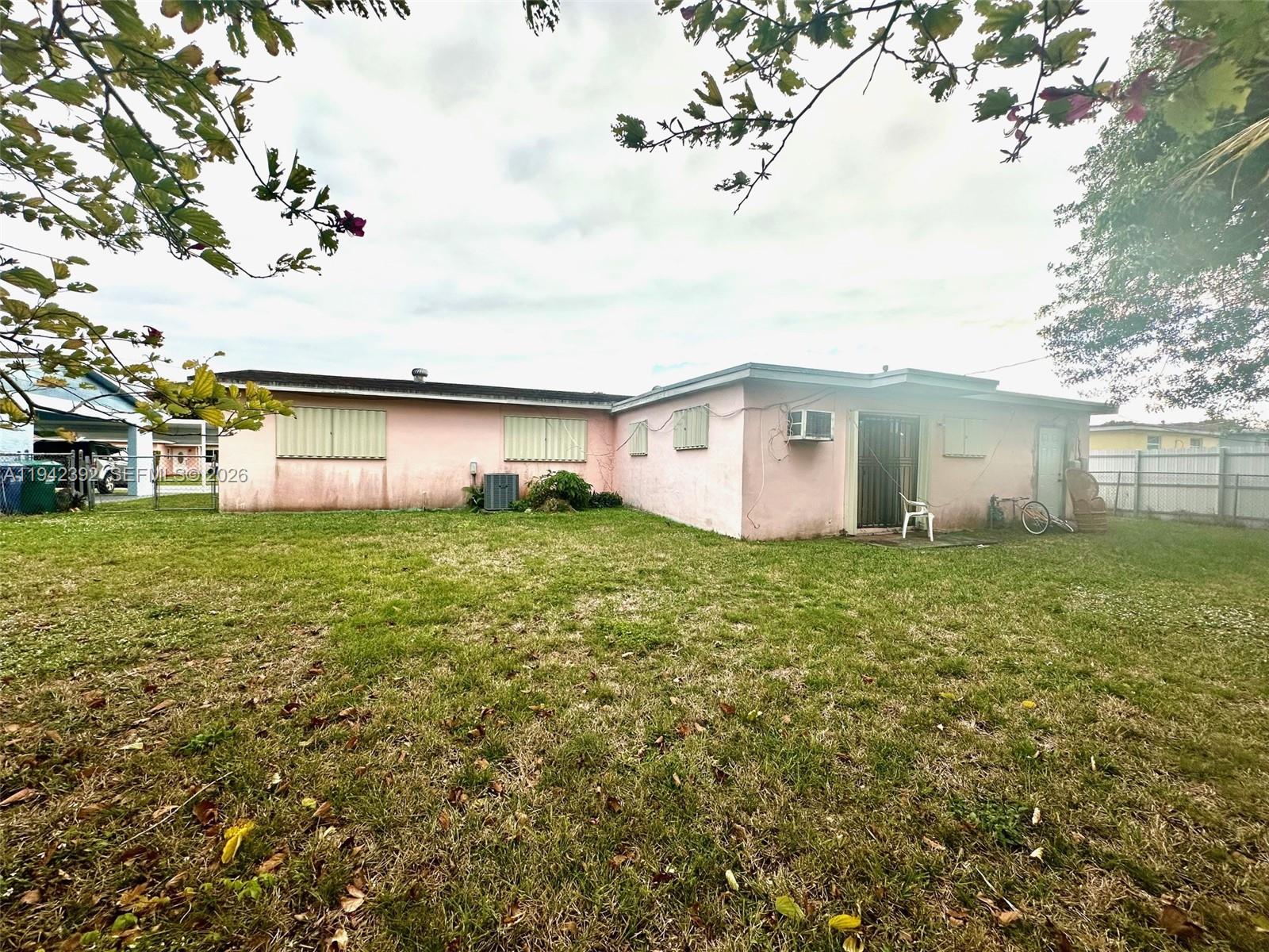 PALMLAND ESTATES 1ST ADDN - Residential