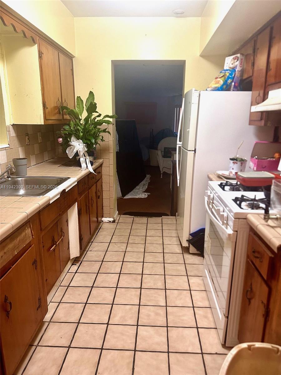 PALMLAND ESTATES 1ST ADDN - Residential