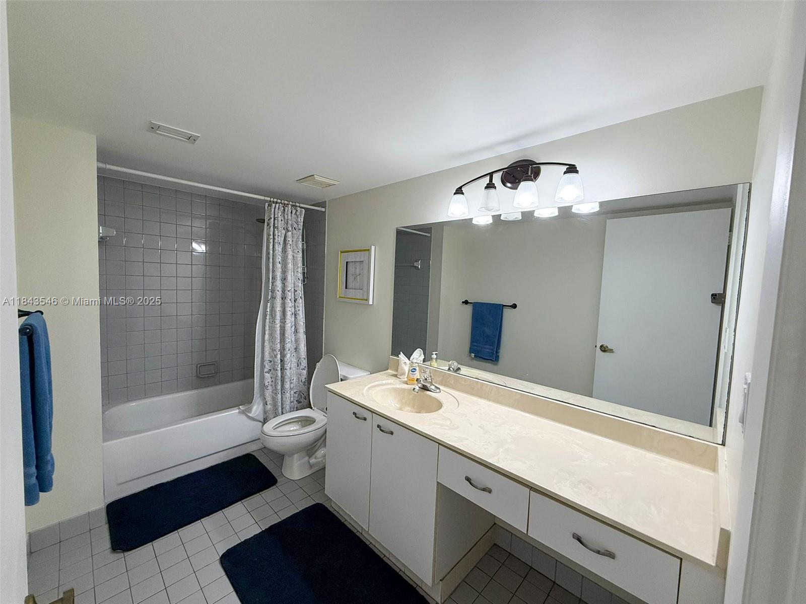 LE FRONTENAC CONDO - Residential