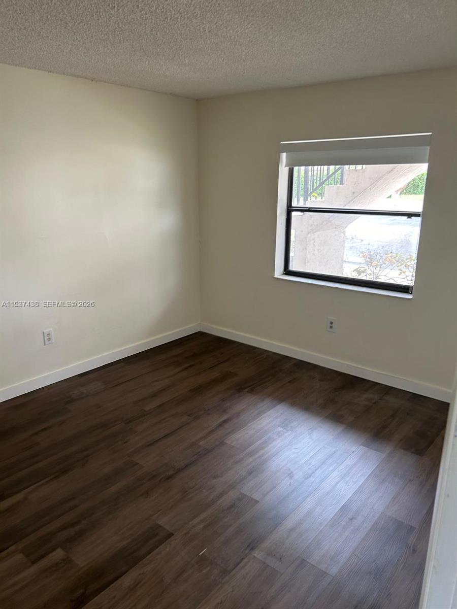 SHAKER WOODS VILLAGE - Residential