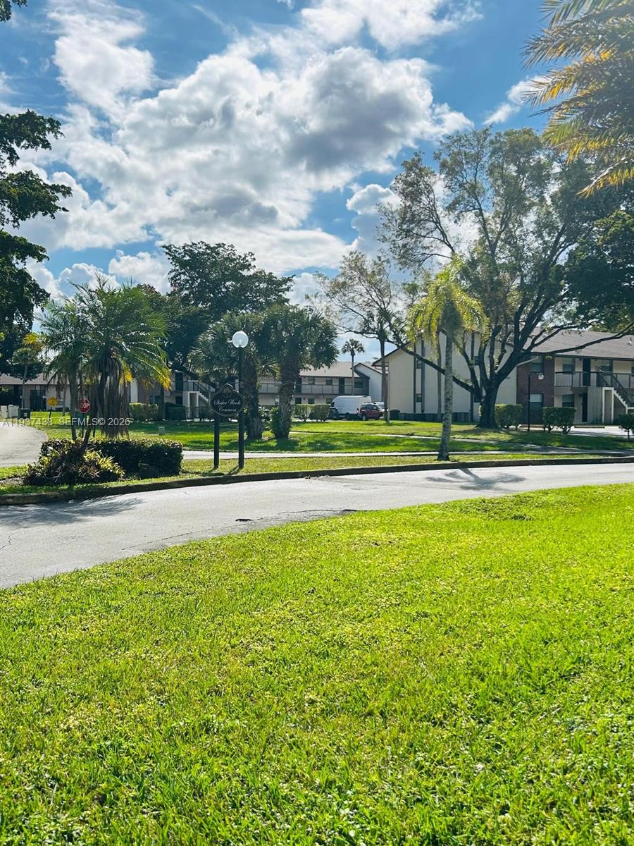 SHAKER WOODS VILLAGE - Residential