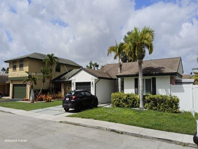 Property for Sale at 731 Briarwood Ter, Davie, Broward County, Florida - Bedrooms: 3 
Bathrooms: 2  - $599,000