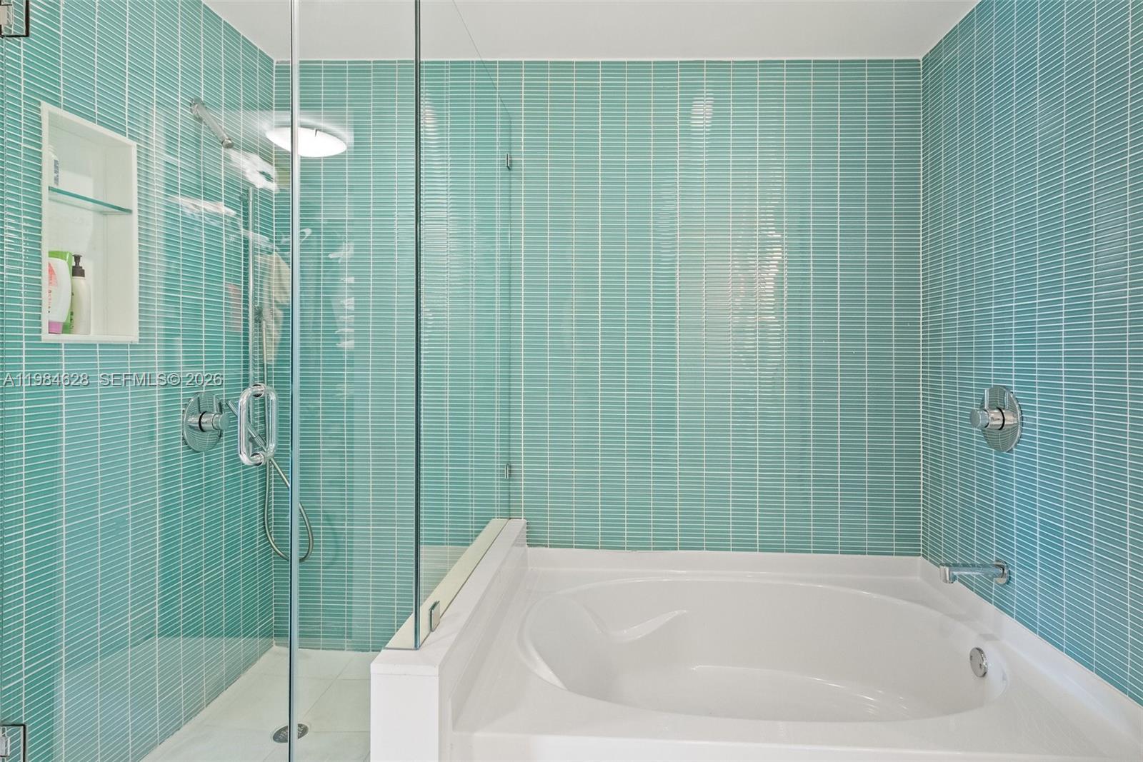 AVENTURA MARINA CONDO NUM - Residential