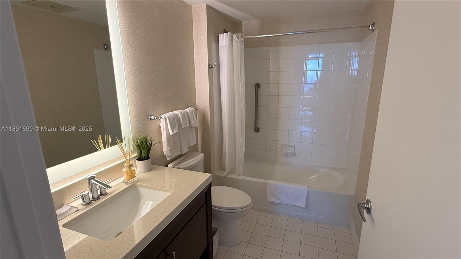 OCEAN POINT BEACH CLUB CO - Residential Lease