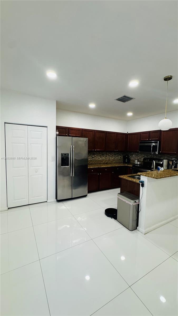 3355 W 90th Ter