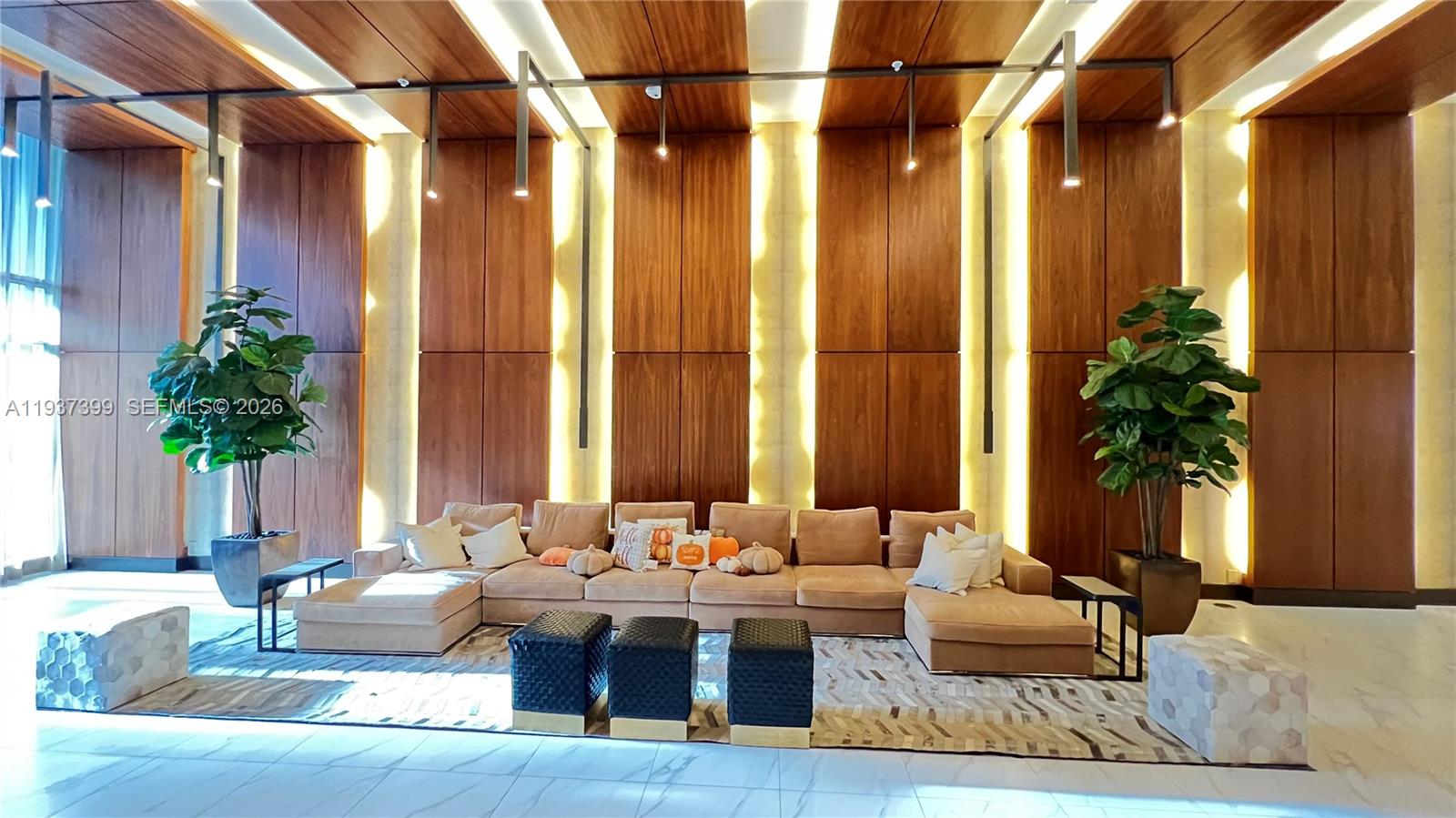 2960 NE 207th St 709